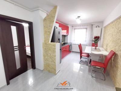 Apartament 2 camere decomandat, Cetate etajul 1