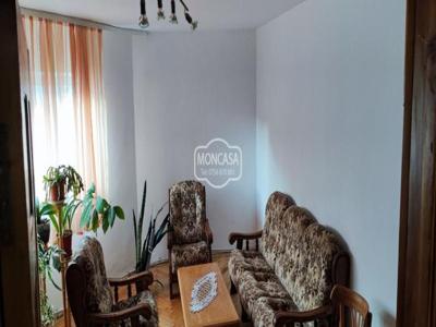 Apartament 3 camere zona Grivita-Mall, semidecomandat, etaj 3 din 4