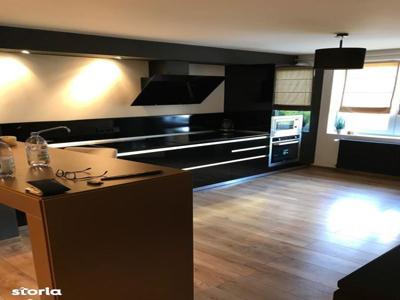 Vand apartamemt cu 3 camere, bucatarie si 2 bai