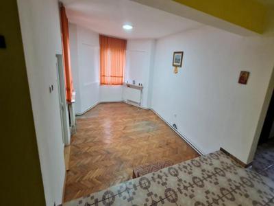 Vila D+P+1+M Trivale - pretabil camin de batrani