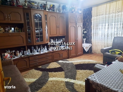 Apartament 3 camere, zona Scolii 11