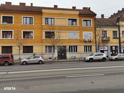 Apartament de închiriat pentru locuit, firma, strada Horea !