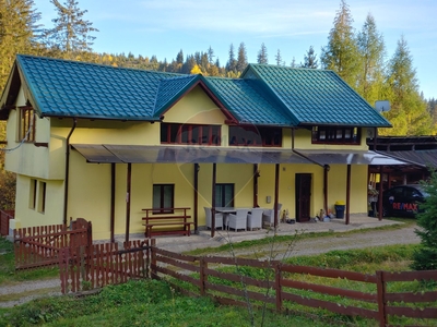 Casavila 5 camere vanzare in Suceava, Campulung Moldovenesc, Periferie