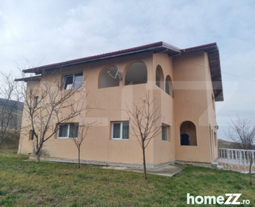 Vila 8 camere - 240 mp