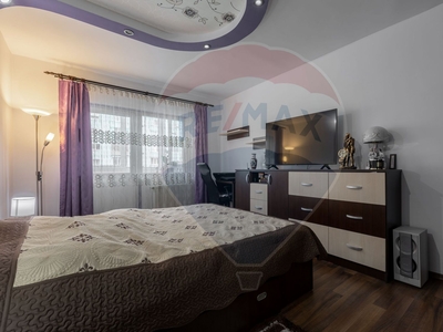 Apartament 4 camere vanzare in bloc de apartamente Sibiu, Medias, Vitrometan