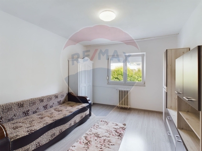 Garsoniera inchiriere in bloc de apartamente Brasov, Tractorul