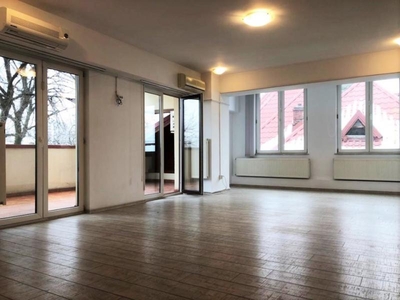 Inchiriere apartament 4 camere si loc parcare in Cotroceni