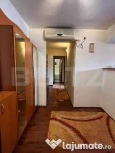 Apartament 3 camere, zona Rovine