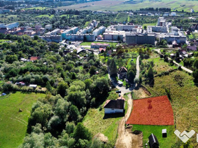 Teren lot de casă cu utilități, într-o zonă liniști...