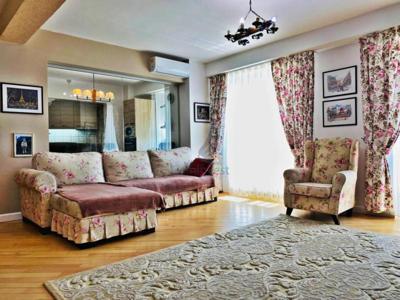 Apartament cu 4 camere de vanzare, ultracentral, Oradea, Bihor