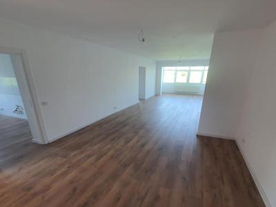 Apartament renovat nou pe Unirii