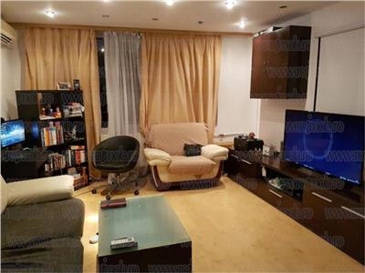 Apartament 2 camere, etajul 3, bloc reabilitat, Sala Palatului