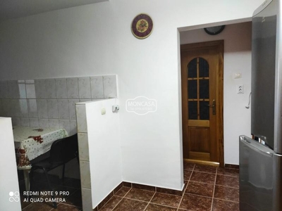 Apartament 2 camere zona Liceului Economic , etaj 2