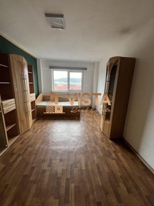 Apartament 3 camere, Garii