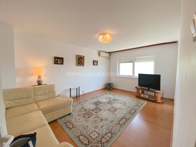 Apartament 3 camere ID=3745