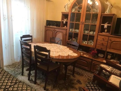 Apartament 3 camere in zona Intr Lacuri