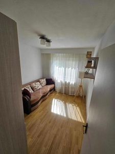 Apartament 3 camere in zona PLOPILOR