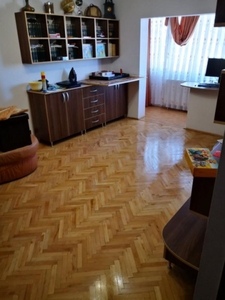 Apartament 3 camere in zona strazii Bucuresti