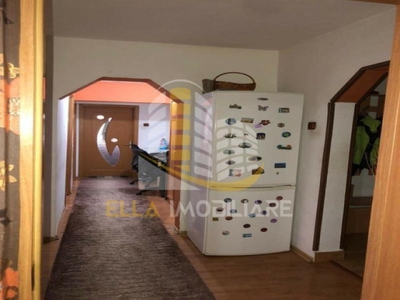 Apartament 3 camere Primaverii