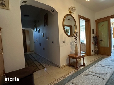 Apartament 3 camere Vatra Luminoasa