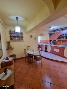 Apartament 3 camere zona Piata Marasti