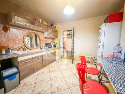 Apartament 3 camere zona Primaverii