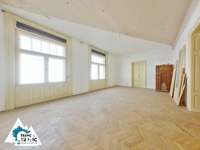 Apartament / Birou generos cu 2 camere pe Bdul Decebal