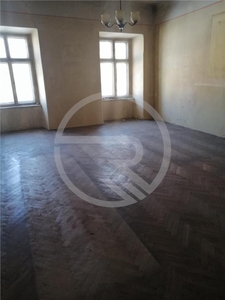 Apartament cu 2 camere, 70 mp utili, situat Ultracentral!