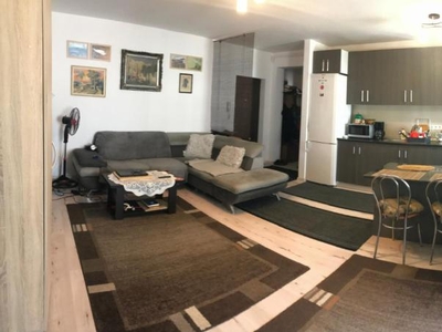 Apartament cu 3 camere, 65 mp, parcare, zona Terra