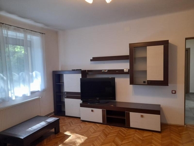 Apartament cu 3 camere in zona centrala, ideal pentru studentii de la Litere