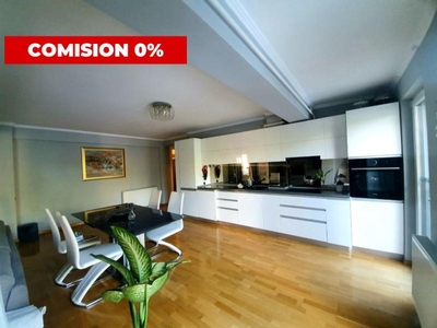 Apartament de 2 camere, 81 mp., zona Centru