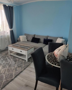 Apartament de 3 camere, 61 mp, balcon, zona Terra