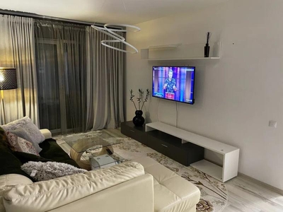 Apartament de 3 camere, decomandat, 63 mp., zona Cetatii