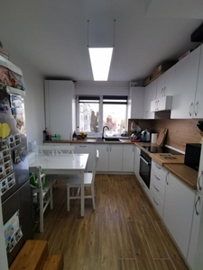 Apartament de 3 camere, decomandat, 64 mp., zona Micro 3