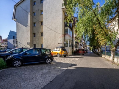 Apartament decomandat cu 3 camere de vanzare - Floresti - Florilor