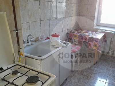 Apartament,garsoniera,o camera,de inchiriat,doar unei femei singure,Constanta.