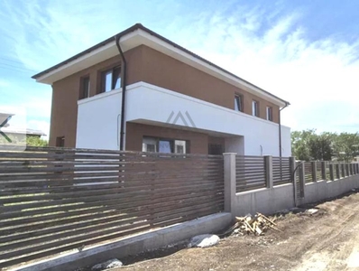 Casa premium cu etaj Dezmir 146mp utili