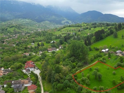 FILM! Langa emblematicul Castel Bran, in areal colinar, 5.700mp intravilan