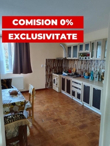 Oportunitate! Casa individuala 3 camere, living, 4 bai, 2 garaje si terasa