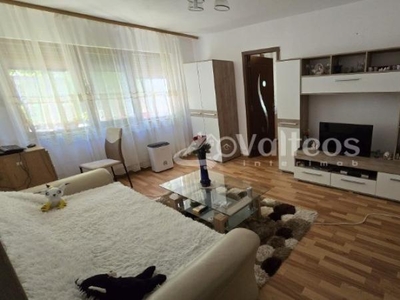 Resita, apartament 2 camere, mobilat si utilat, Govandari, zona Intim