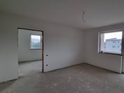 Vanzare apartament cu 3 camere, zona Eroilor, Floresti!