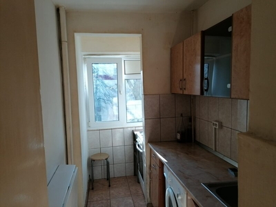 Apartament 2 camere Berceni Straja Strada Argeselul 2 camere confort 2 semi