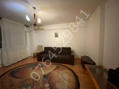 Inchiriere apartament 2 camere Confort Park, Vitan Barzesti in spate Rin Grand inchiri