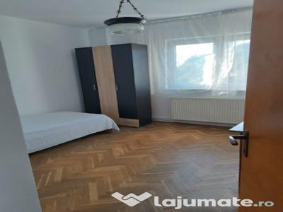 Apartament 4 camere mobilat-utilat,zona Judetean,500 Euro