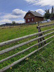 1 hectar de teren lângă Vatra Dornei, cu casă tradițională