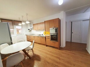 Apartament 3 camere, 85 mp utili + boxa 10 mp, bloc nou, Centru