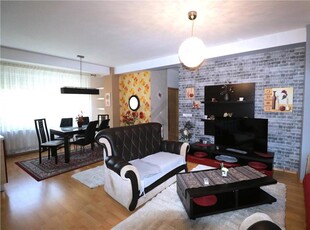 Apartament 3 camere, centrala proprie,Zona Torontalului