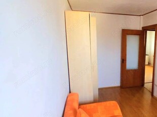 Apartament 3 camere de inchiriat ,etaj 4 , zona Sagului