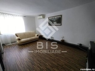 Apartament 3 Camere / Decomandat/ Zona Central