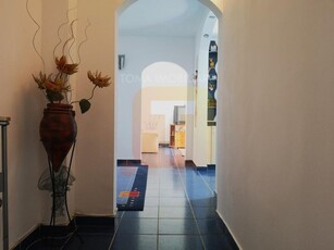 Apartament 3 camere, etajul 1, ultracentral